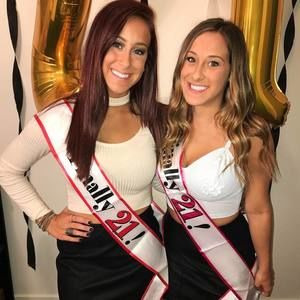 Meet your Posher, Cara